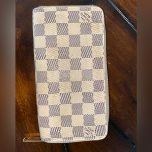 Louis Vuitton Damier Azur zip around wallet
